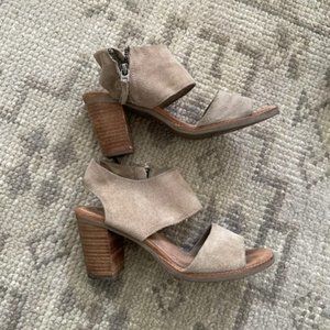 Tan Suede TOMS sandals Size 7